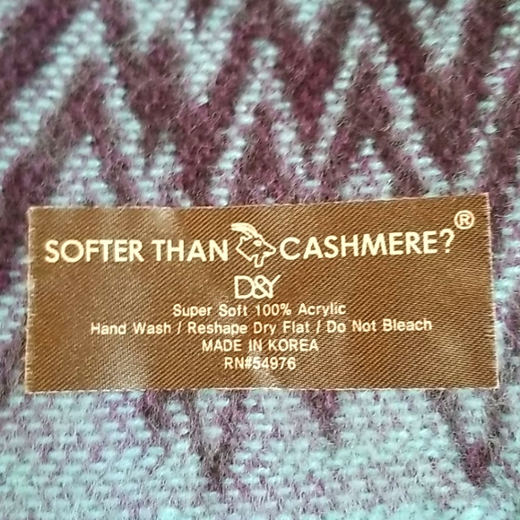 Softer Than Cashmere? D&Y Aztec tribal desig Scarf - Picture 11 of 12